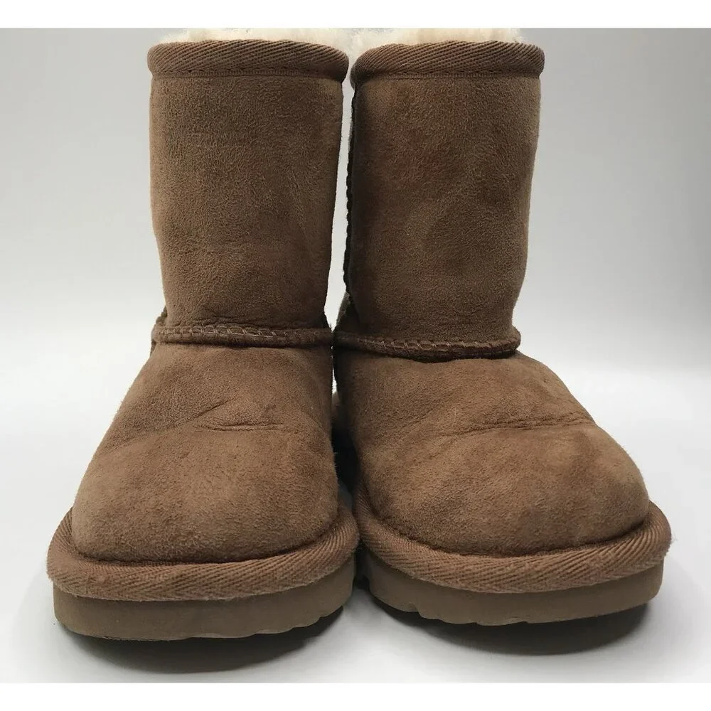 UGG Classic Short Boots Toddler‎ Size 7 Sheepskin Chestnut Suede Fur Lined